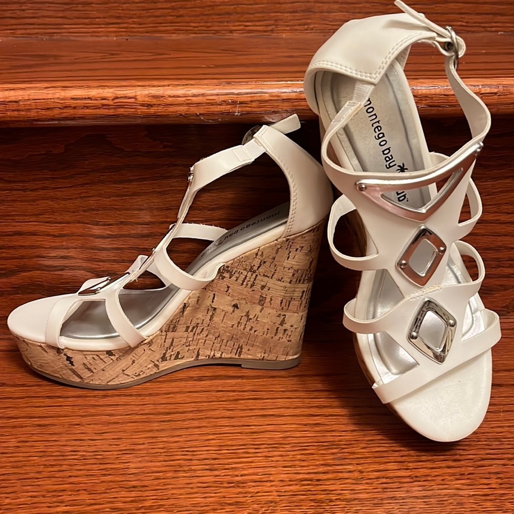 Wedge heel, summer sandals!